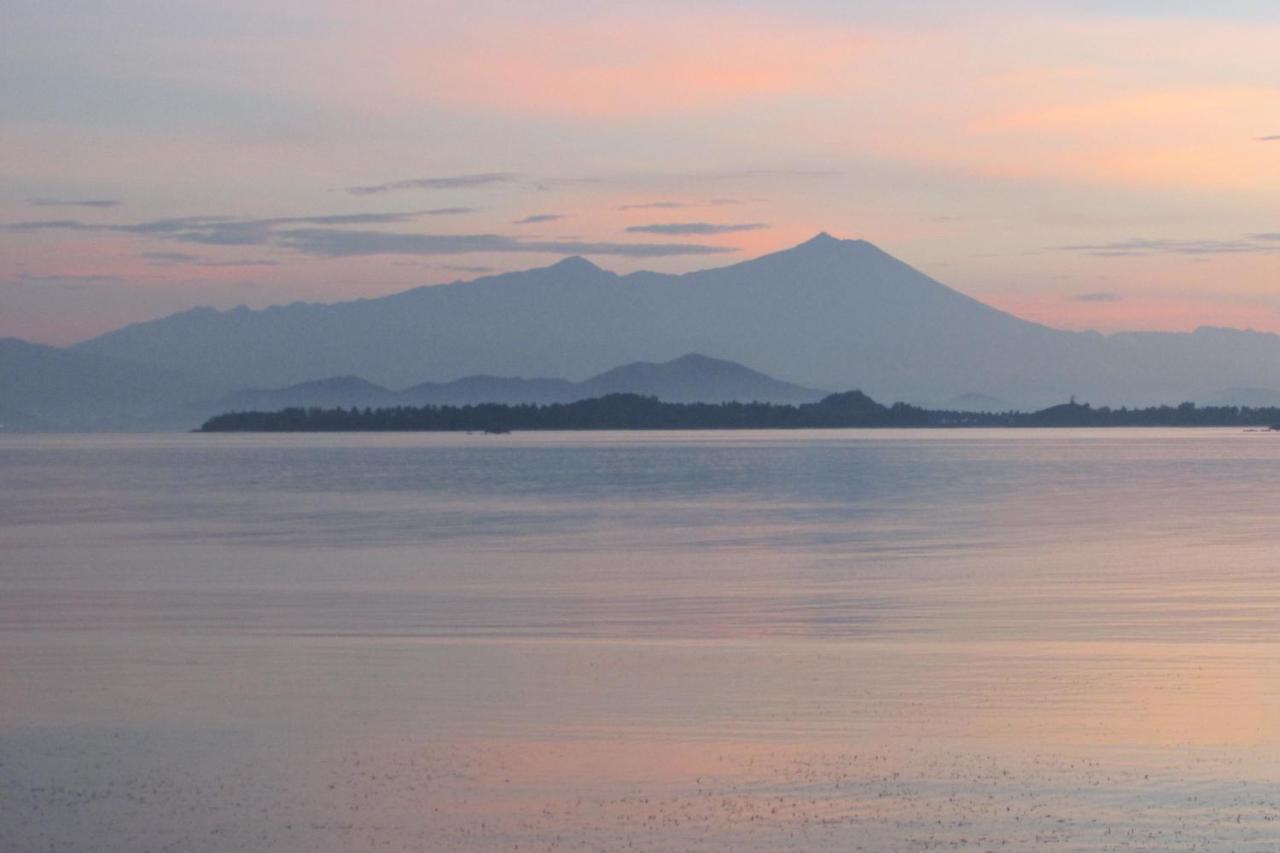Breathe Villa Meno Gili Meno Exterior foto